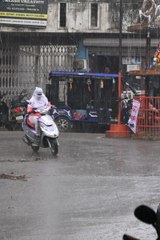 उमस से राहत मिली राजधानीवासियों को, बरसें बादल