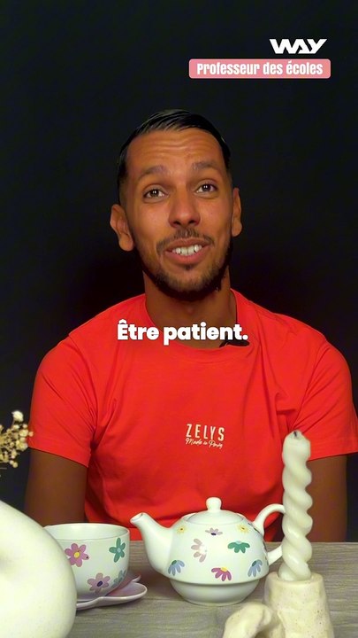 Tu touches combien net par mois ?    Bilel est professeur des écoles. Il exerce en tant qu'enseignant depuis 4 ans. Il a passé les concours de professeur des écoles, qu'il a obtenu du premier coup !