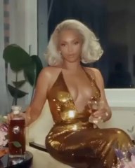 Beyonce très élégante dans sa robe pour le lancement de Sir Davis