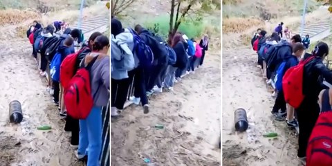 Esenyurt'ta çamur içindeki köprüde öğrencilerin zorlu yolculuğu kamerada