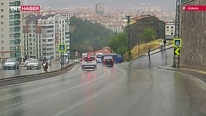 Kontrolden çıkan minibüs kayalıklara böyle çarptı