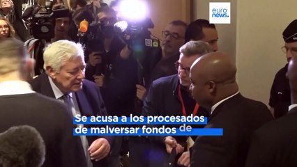 Marine Le Pen y otros miembros de su partido, a juicio por un presunto delito de malversación