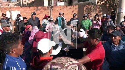 Tensión en K'ara K'ara: Intento de bloqueo al relleno sanitario terminó con ‘empujones’