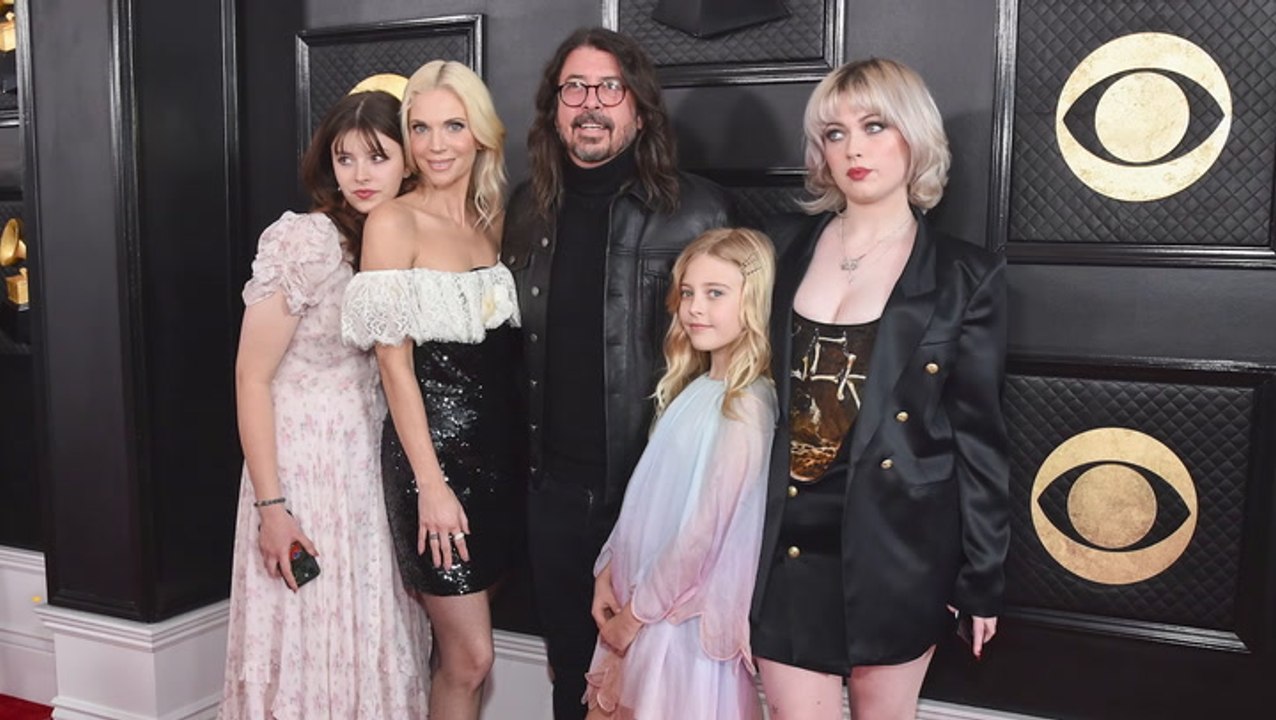 A Woman Claimed To Be The Mother Of Dave Grohl’s Baby A Day Before His Announcement. What’s Going On, And How Kate Hudson Is Reportedly Supporting His Wife In The Aftermath