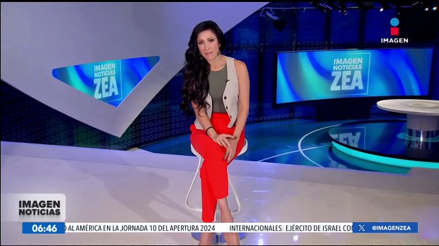 Claudia Sheinbaum se prueba la banda presidencial previo a la toma de protesta