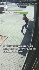 Câmera de segurança flagra momento em que marquise cai em cima de mulher
