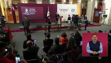 AMLO cumplió y rifó su reloj entre los reporteros de La Mañanera; “Se van a rayar”