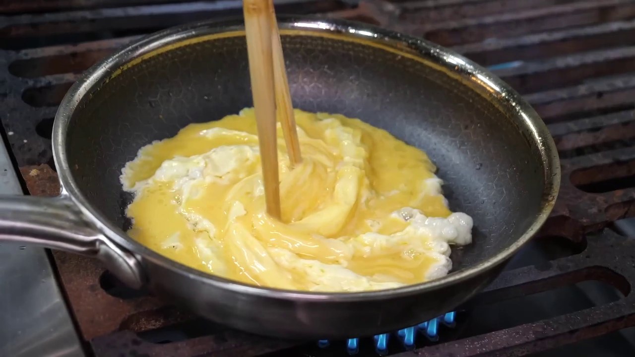 Non-stop orders!! Korea's Most Popular Hot Curry Omellet - Korean street food