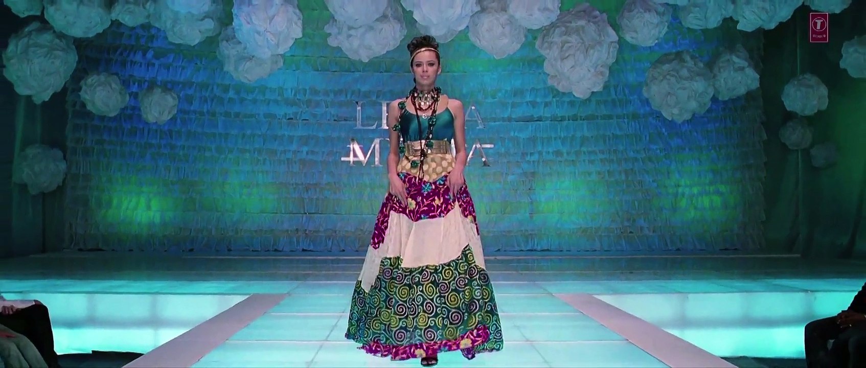 Mar Jawaan Full Video | Fashion | Priyanka Chopra, Kangna Ranawat | Shruti Pathak, Salim Merchant