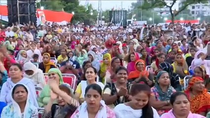 हमें ऐसा हिंदुस्तान नहीं चाहिए, जहां 25 लोग मौज करें, हजारों करोड़ की शादी करें और किसान-मजदूर भूखे मर जाएं।