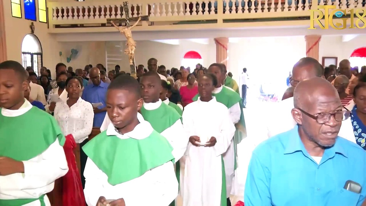 Rév. Père Sergot Chéry swete yon bòn ane eskolè ak tout elèv epi mande yo rekonèt sakrifis paran yo