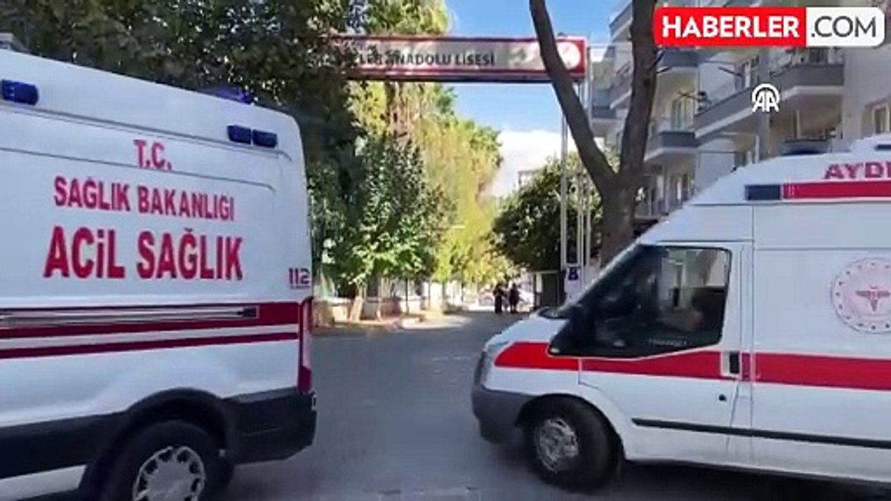 Aydın'da 8 Lise Öğrencisi Gıda Zehirlenmesi Şüphesiyle Hastaneye Kaldırıldı