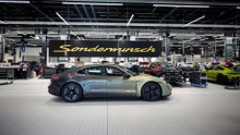 VÍDEO: Porsche Taycan Turbo S Celestial Jade, con una técnica de pintura especial