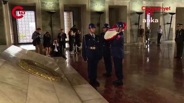 Özel ve SPD Eş Genel Başkanı Lars Klingbeil Anıtkabir'i ziyaret etti! Klingbeil deftere ne yazdı_