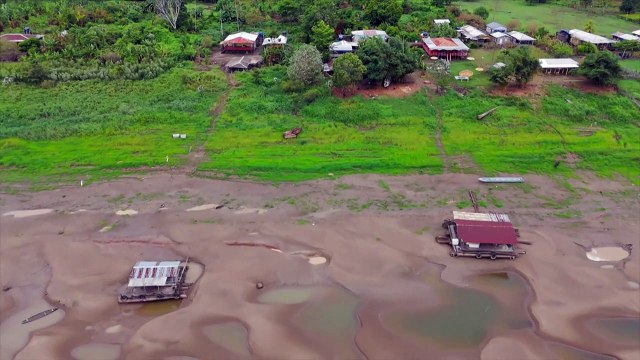 ‘Situação crítica’ em afluentes do rio Amazonas devido à seca no Brasil