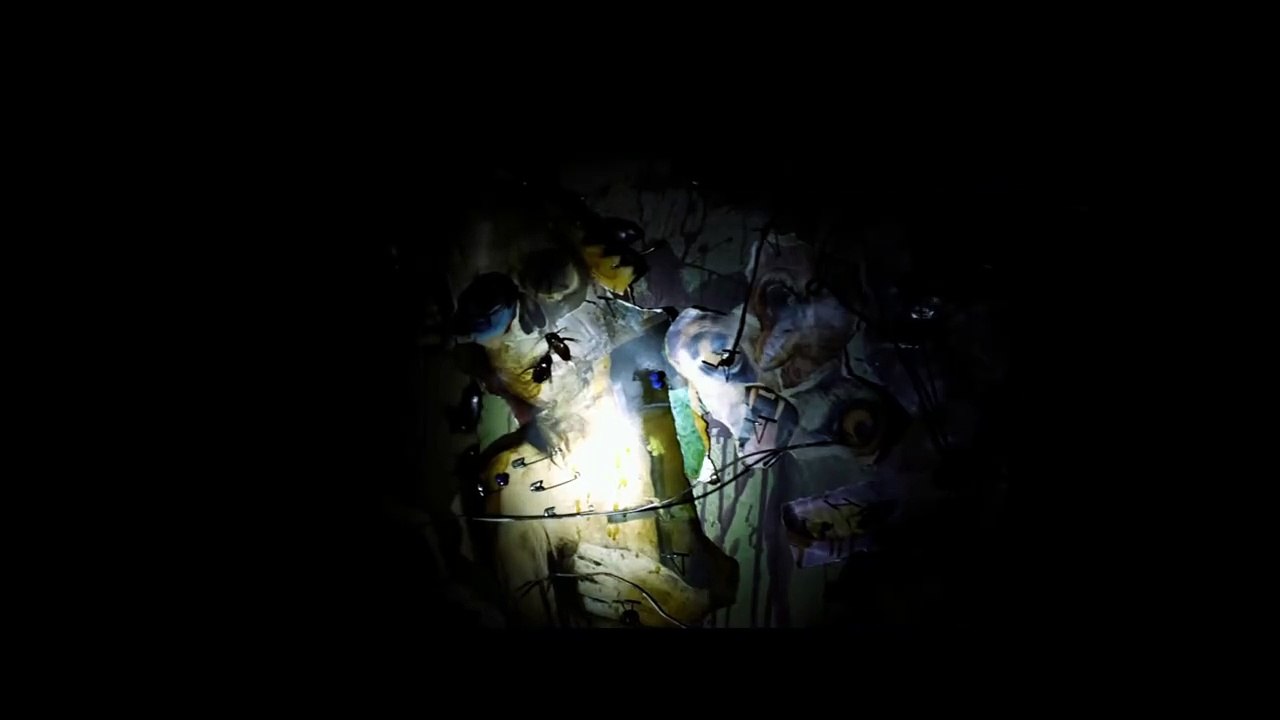 LÍBRANOS DEL MAL - Tráiler oficial en ESPAÑOL