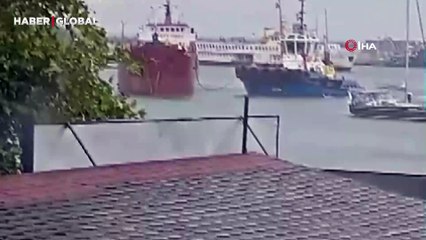 Bartın'da yük gemisi şiddetli rüzgarda sürüklendi