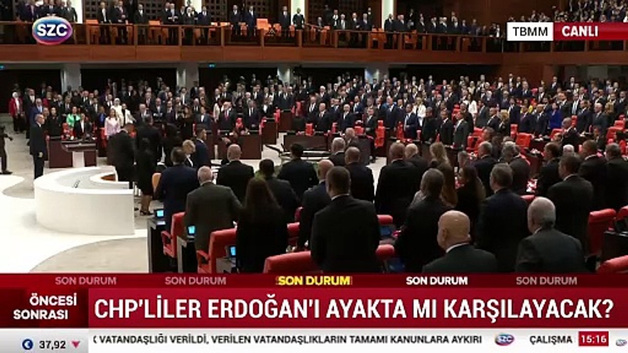 CHP'den beş yıl sonra ilk: Erdoğan'ı bu kez ayakta karşıladılar