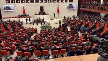 CHP vekilleri Erdoğan'ı ayakta karşıladı