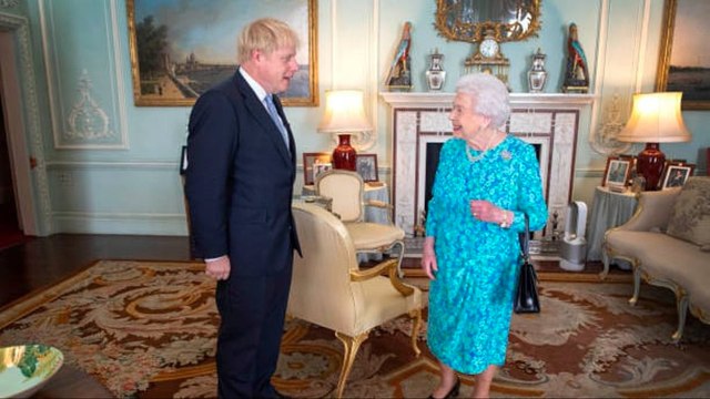 Boris Johnson Asegura Que Isabel II Tenía Cáncer De Huesos