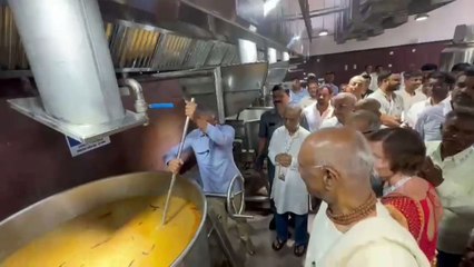 ಶಾಲಾ ಮಕ್ಕಳಿಗೆ ಬಿಸಿಯೂಟ ನೀಡುವ ಯೋಜನೆಗೆ ಚಾಲನೆ