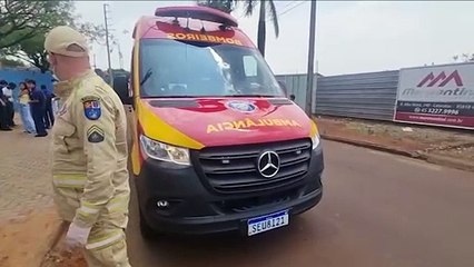 Menina de 13 anos quebra a perna após ser atropelada por carro em frente ao Colégio do Cataratas