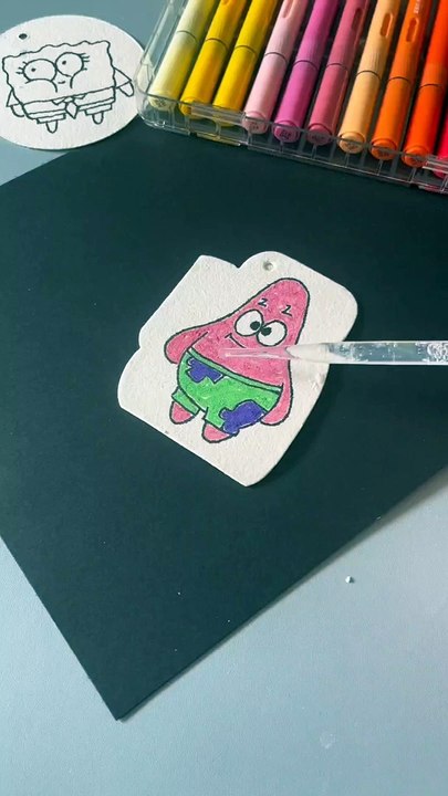 Watch your drawings come to life in 3D with just a touch of water! This unique canvas transforms your art into a stunning, three-dimensional masterpiece, adding depth and texture instantly. Perfect for creative mind