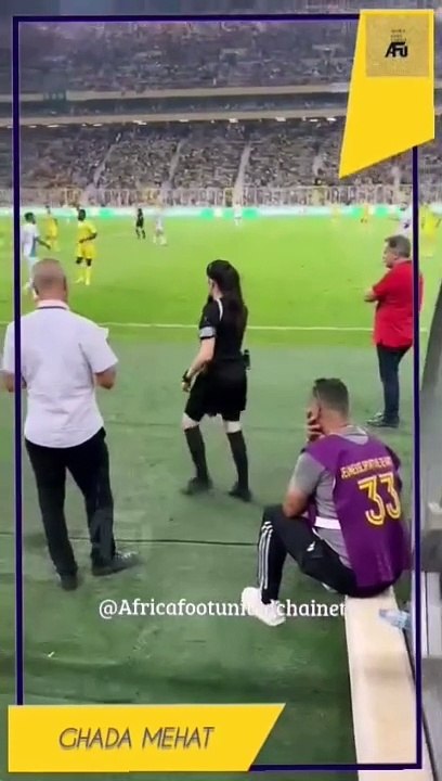 #Ligue1 #Mobilis #Algérie  : Ghada Mehat, première femme à arbitrer un match en Coupe d'Algérie, était sur le terrain du stade Hocine Aït Ahmed de Tizi-Ouzou en tant que 4e arbitre du match #MCALGER #JSKABYLIE 