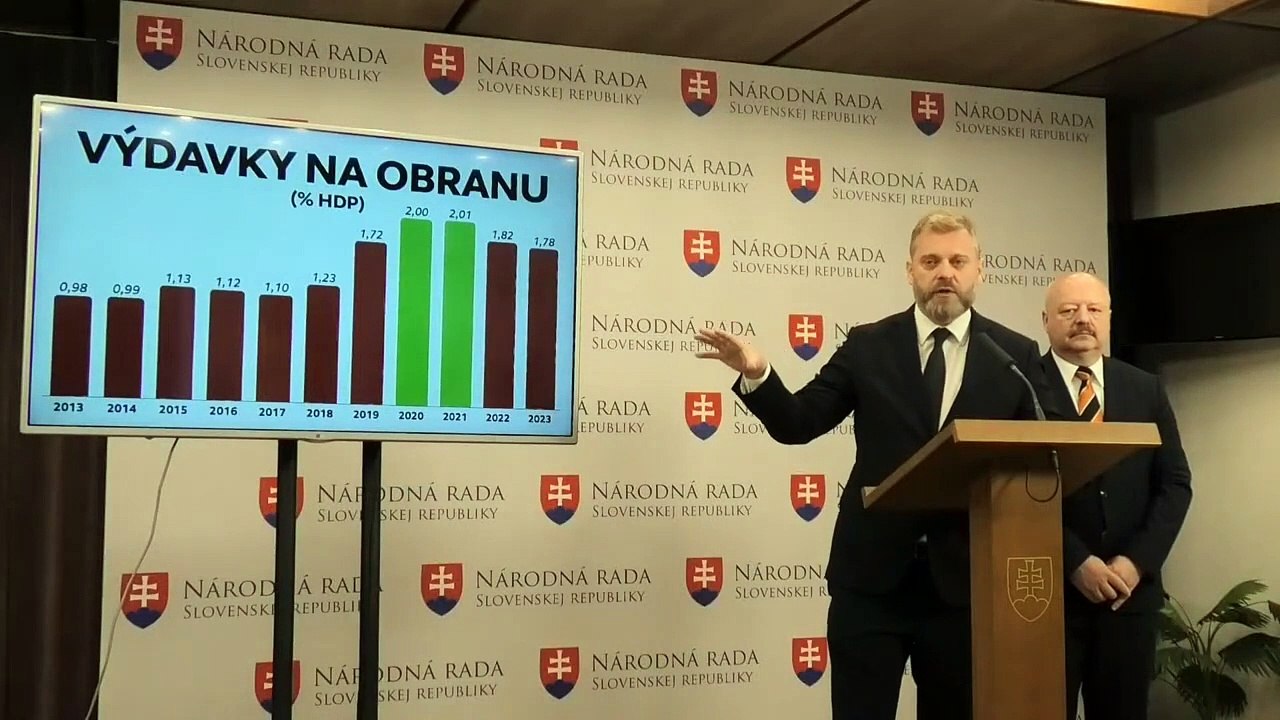 ZÁZNAM: SaS a PS tvrdia, že rezort obrany míňa miliardy eur neefektívne