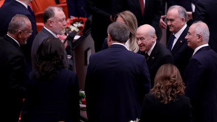 DEM Partiye demediğini bırakmayan Bahçeli dün tokalaştı