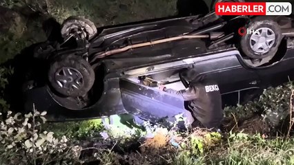 Kayıp olarak aranıyorlardı, şarampole yuvarlanmış otomobilde yaralı halde bulundular