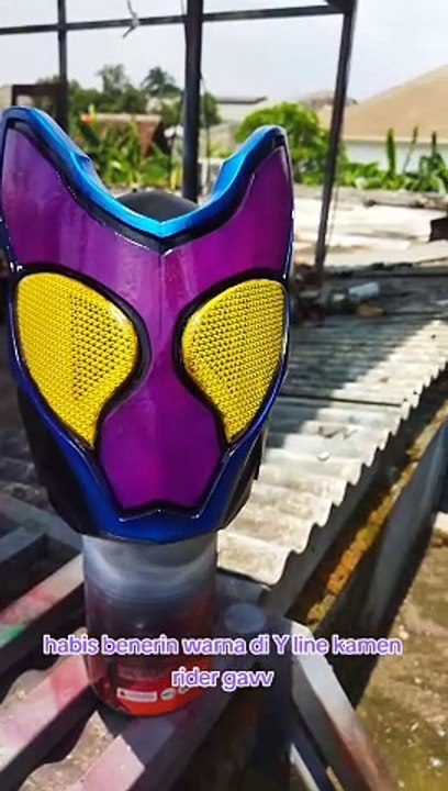 selesai repaint kamen rider gavv helmet
