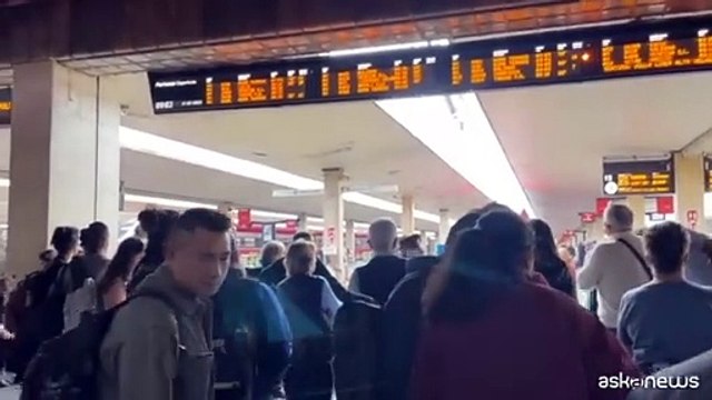 Caos treni, circolazione sospesa a Roma: ritardi e cancellazioni
