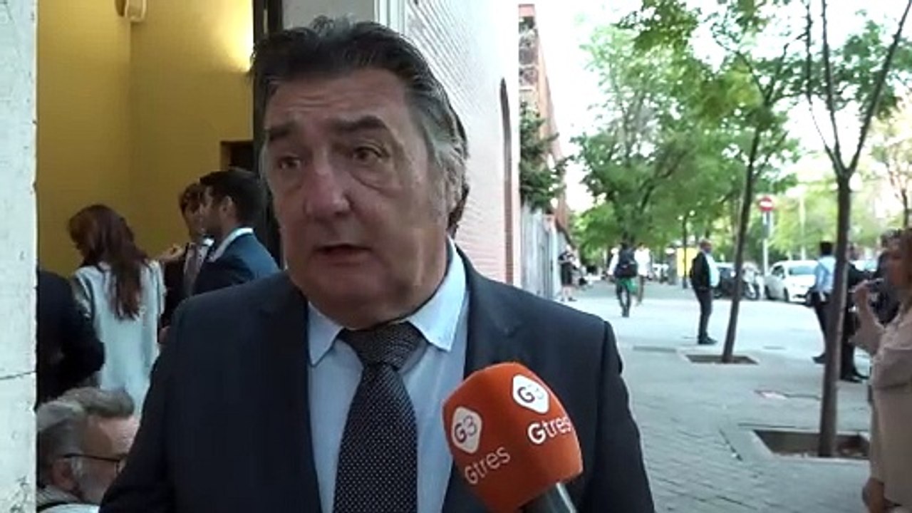 Rafi Camino lanza un profundo lamento en la misa funeral por su padre Paco Camino