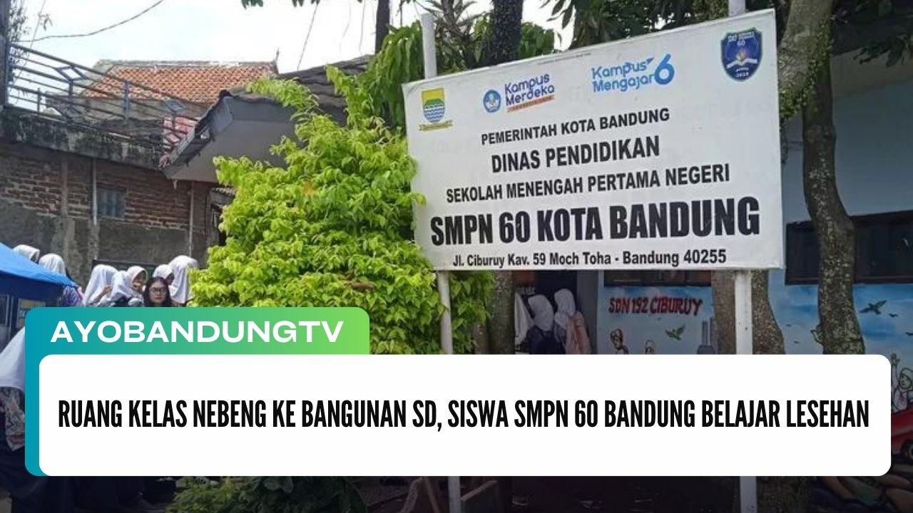 Ruang Kelas Nebeng ke Bangunan SD, Siswa SMPN 60 Bandung Belajar Lesehan