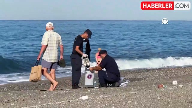 Antalya'da sahilde erkek cesedi bulundu