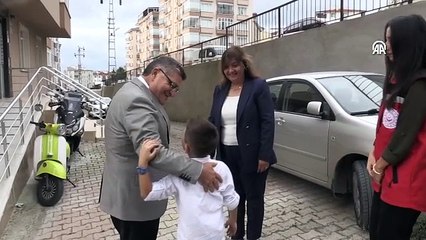 Sinoplu çift deprem mağduru çocuğa umut oldu