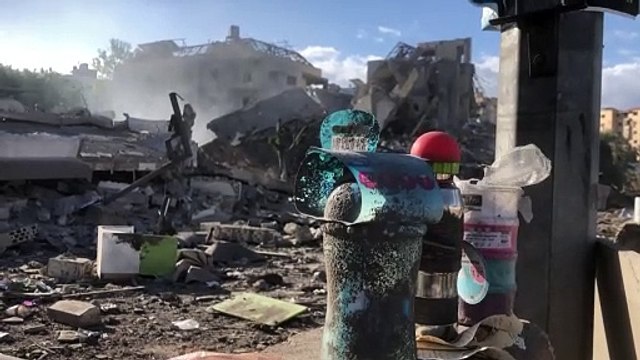 آثار الدمار في الضاحية الجنوبية لبيروت بعد غارات إسرائيلية طالتها فجراً