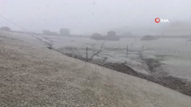 Trabzon yaylalarına mevsimin ilk karı düştü
