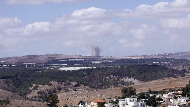 تصاعد أعمدة الدخان من جنوب لبنان عقب قصف إسرائيلي
