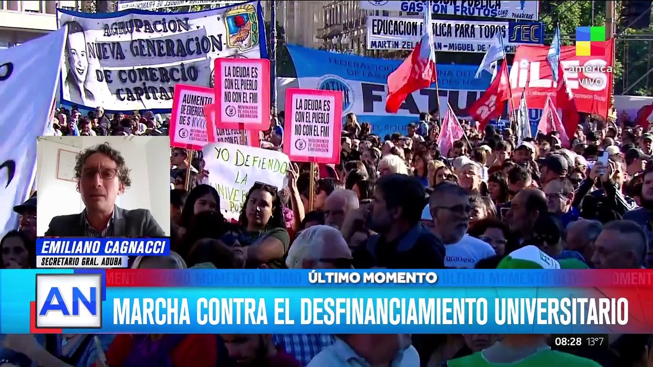 Marcha universitaria al Congreso: exigen fin de recortes y actualización salarial