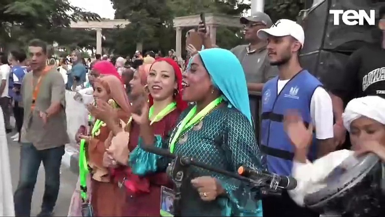 محافظ الإسماعيلية يطلق إشارة البدء لمهرجان الإسماعيلية الدولي للفنون الشعبية بديفلية