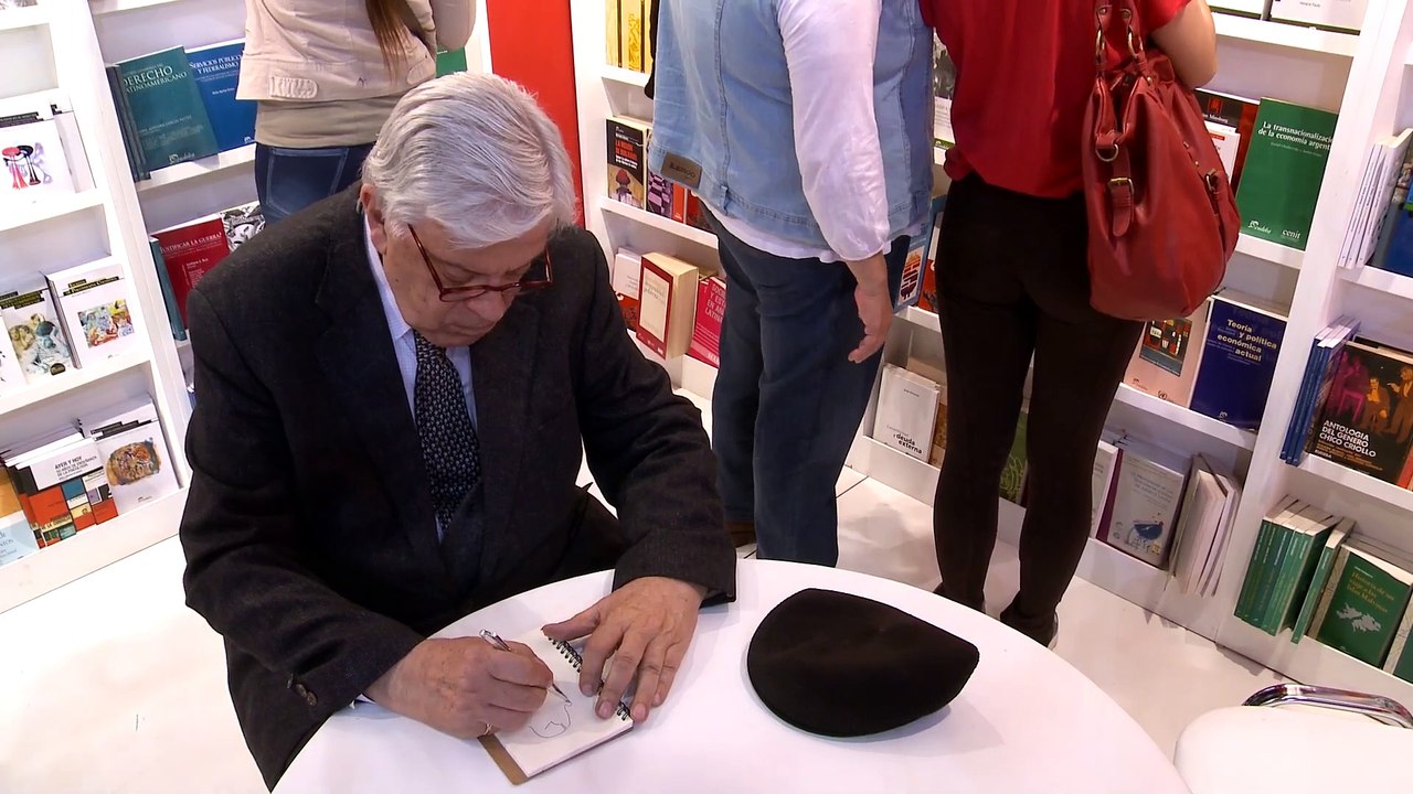 Hermenegildo Sábat dibujando a Troilo en la Feria del Libro de Buenos Aires (2014)
