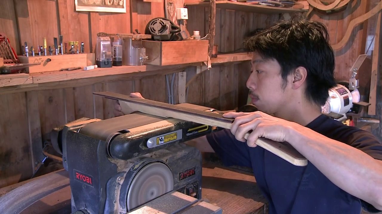Japanese Luthier Rin Hayase Handmade Acoustic Guitar Building