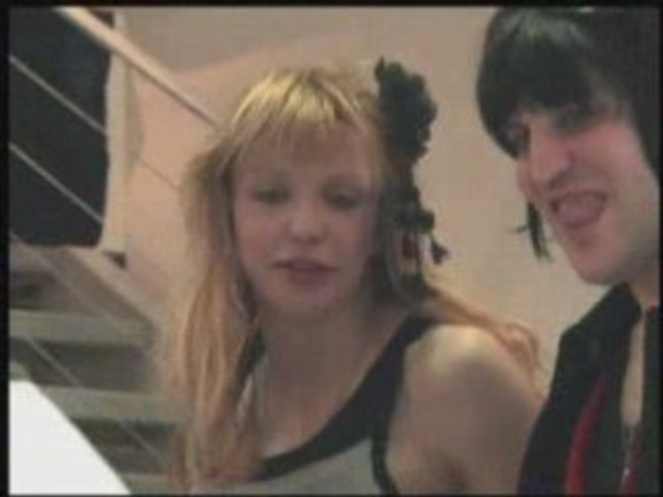 Courtney Love in Paris with Noel Fielding (04/21/08)