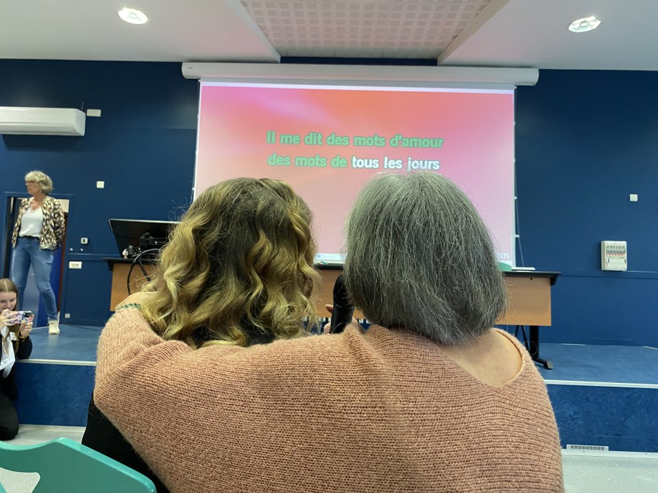 Karaoké intergénérationnel au lycée de Borda à Dax