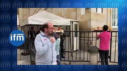 Daniel Samper cuestiona entrega de canastas de frutas