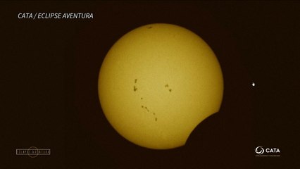 Eclipse solar anular é visto na Ilha de Páscoa e avança sobre a Patagônia