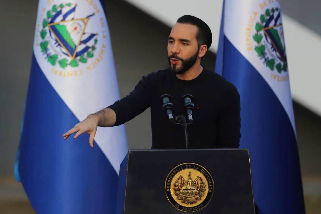 Nayib Bukele comparó su trabajo con el de Dios y se desataron las burlas