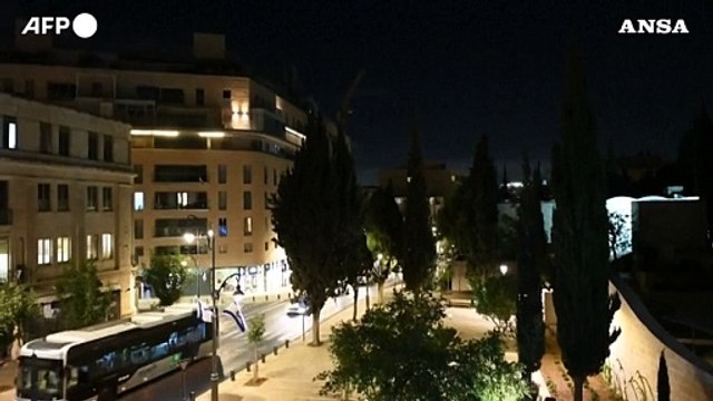 L'Iran attacca Israele, missili e contraerea su Gerusalemme